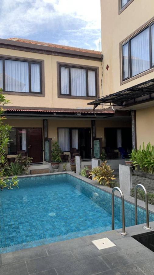 Taxa Uma Guest House Kuta Lombok Esterno foto