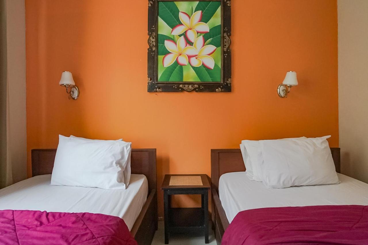 Taxa Uma Guest House Kuta Lombok Esterno foto